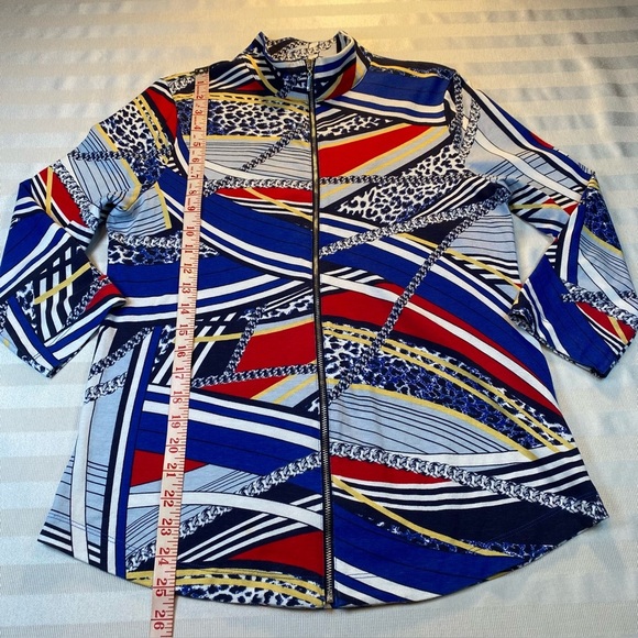 Chico’s Weekends Zip Up Jacket Size 1 (8 or M) 3/4 Sleeves Animal Print Chains - Picture 9 of 14